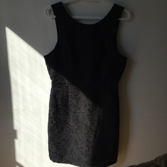 Black dress - Picture 1 of 3